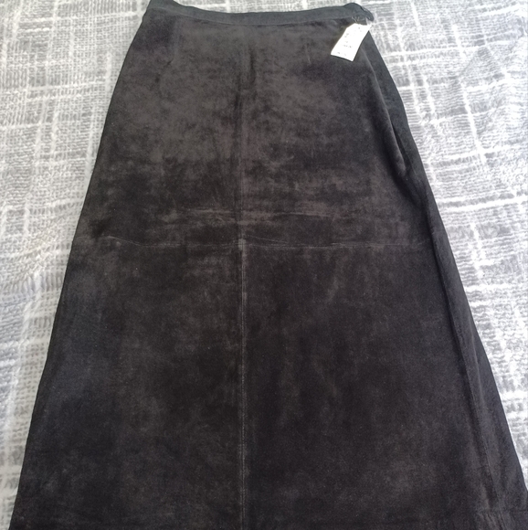 cleo Dresses & Skirts - NWT Cleo Petites Maxi Suede Black Skirt Capsule